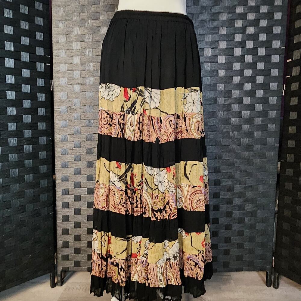 Indira Boho Coquette Tiered Ruffle Floral maxi Skirt Size Large L
